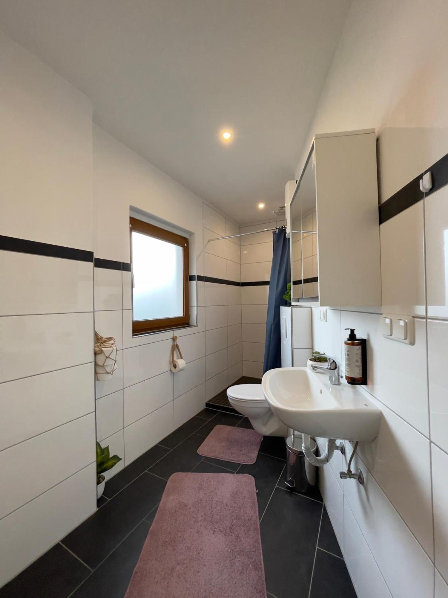 Gemuetliches Apartment In 가이젠하임 외부 사진